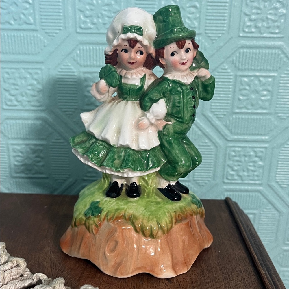 Charming Lefton Irish Figurine Couple/Music Box